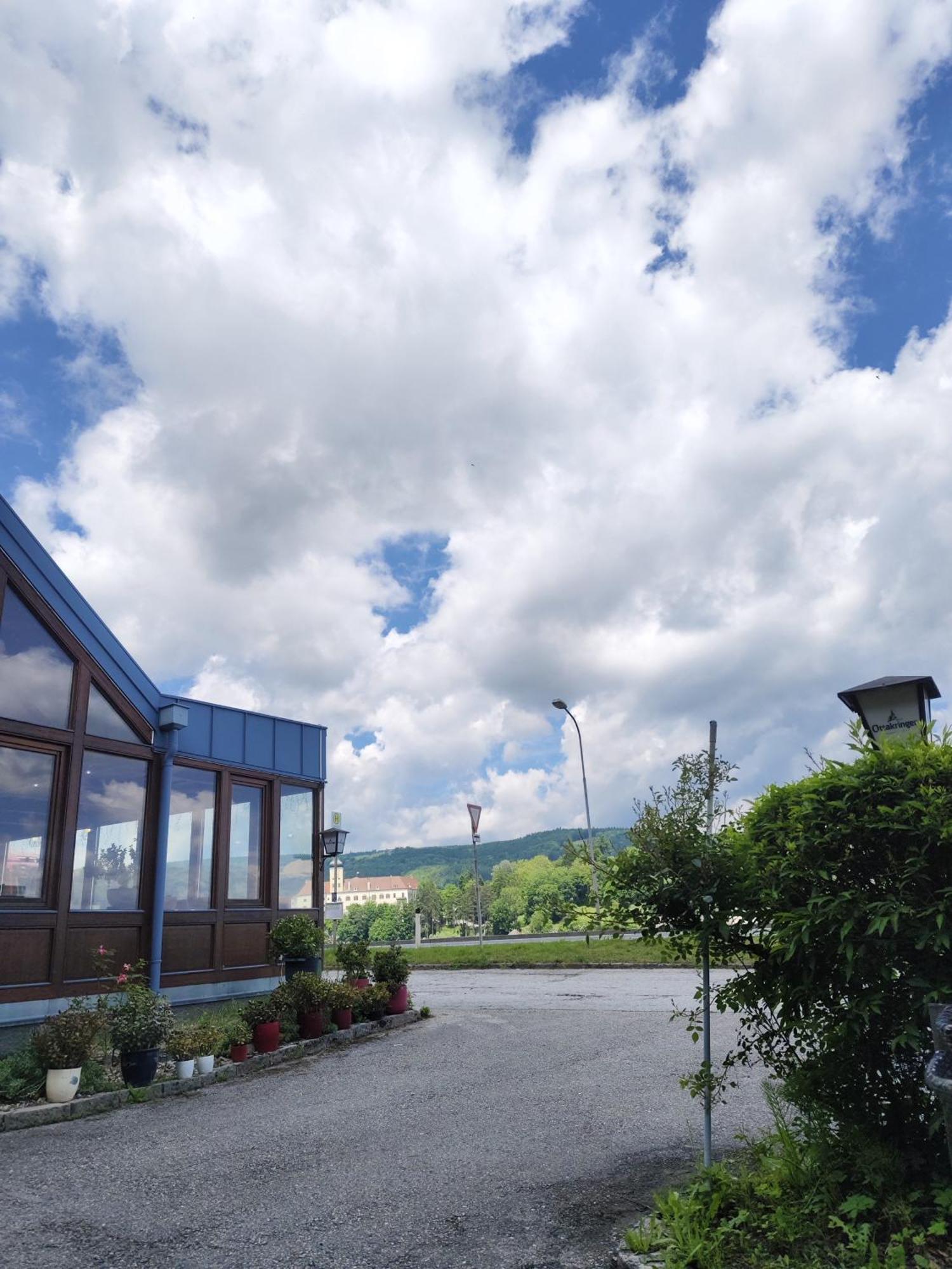 Asia Wok Gasthof Ybbs an der Donau Exterior foto