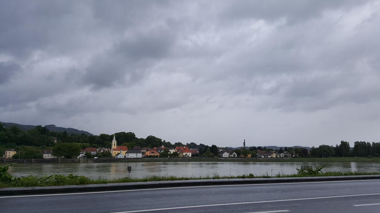 Asia Wok Gasthof Ybbs an der Donau Exterior foto
